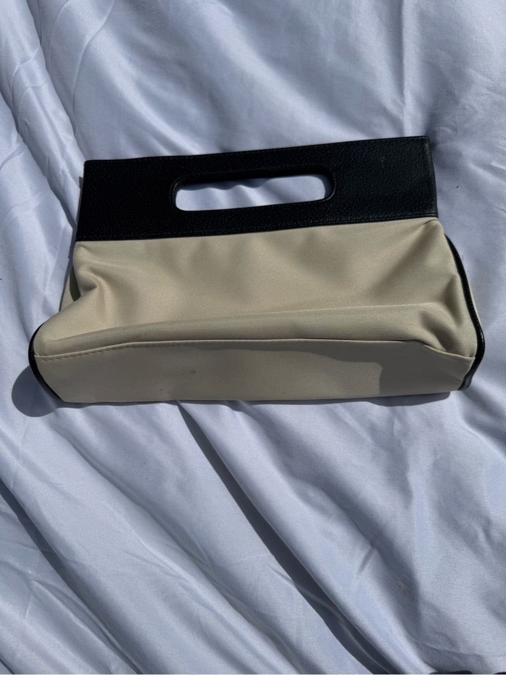 Black & Cream Women’s Cutout Handle Clutch
